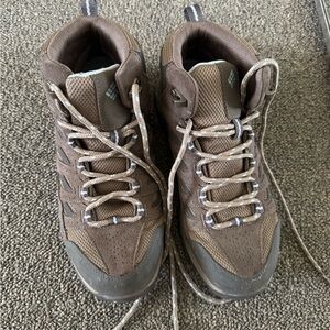 Columbia Hike Boots